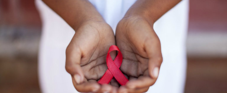 Il silenzio porta a sottovalutare il pericolo Aids, per questo serve più informazione