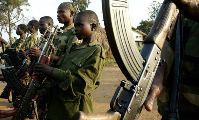 Stop al dramma dei bambini soldato: tutti i paesi applichino la risoluzione dell’Onu